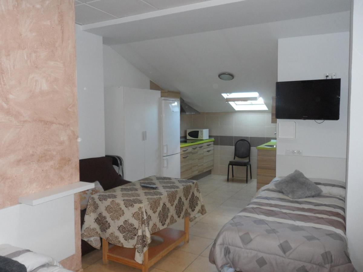 Hostal Via Del Caminante Madrigalejo Dış mekan fotoğraf
