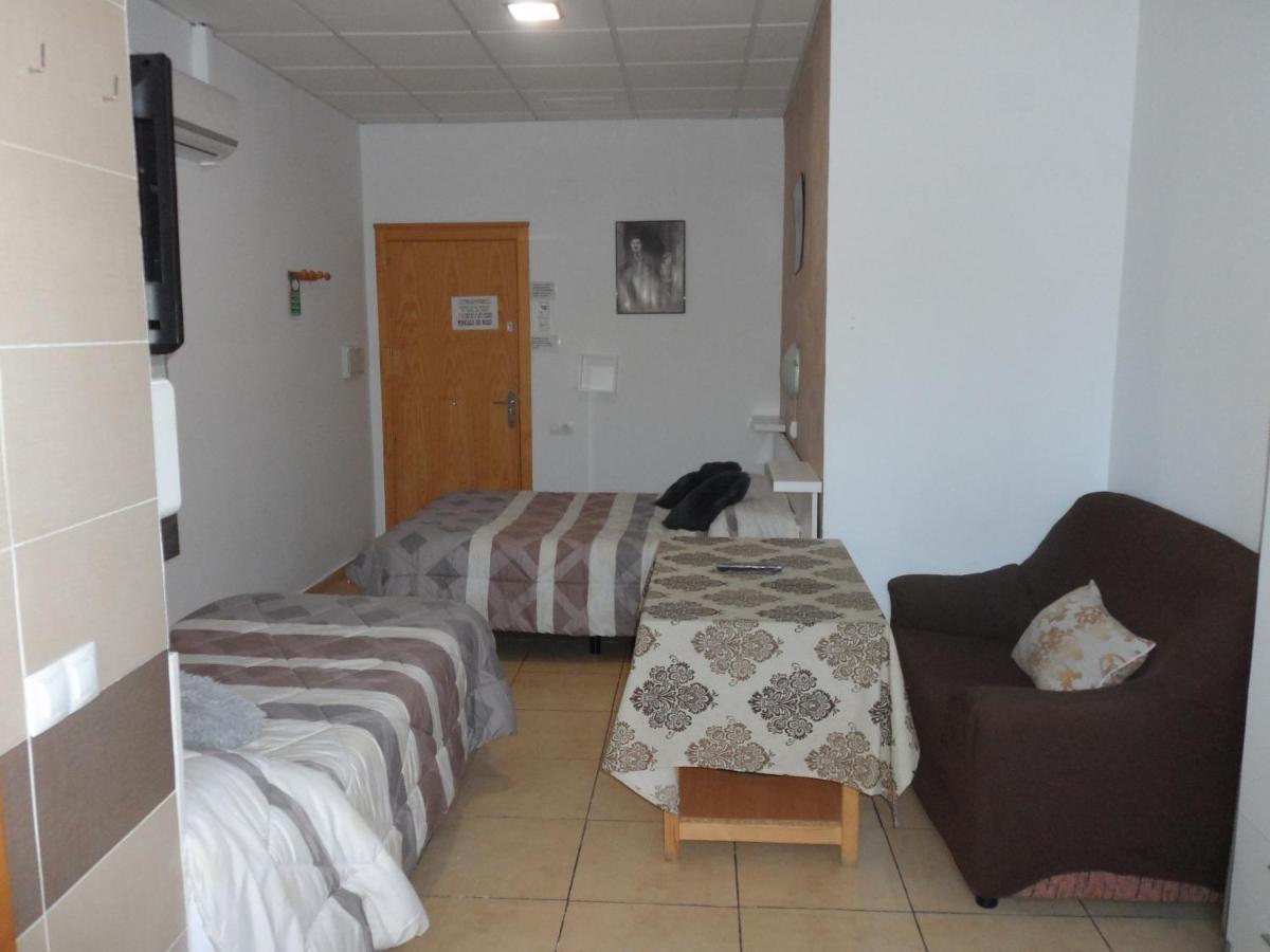 Hostal Via Del Caminante Madrigalejo Dış mekan fotoğraf