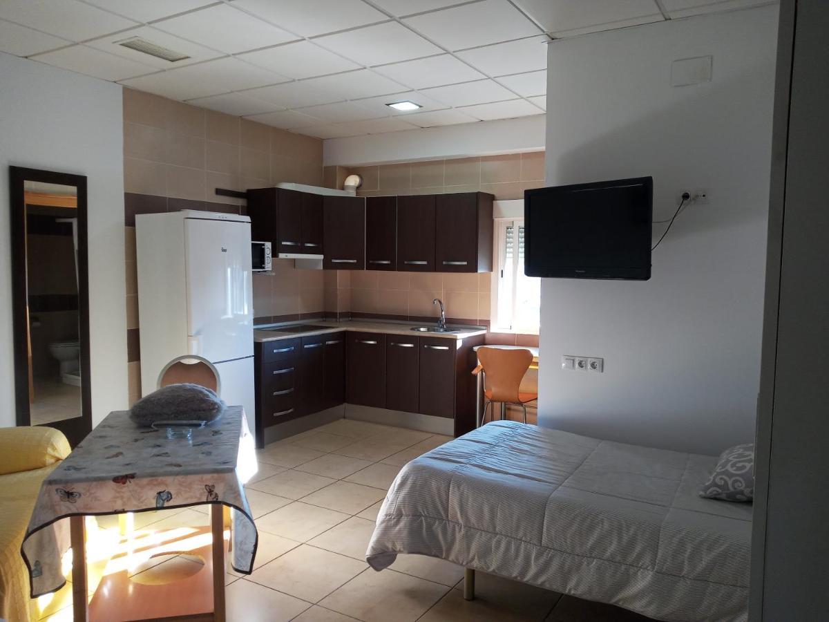 Hostal Via Del Caminante Madrigalejo Dış mekan fotoğraf