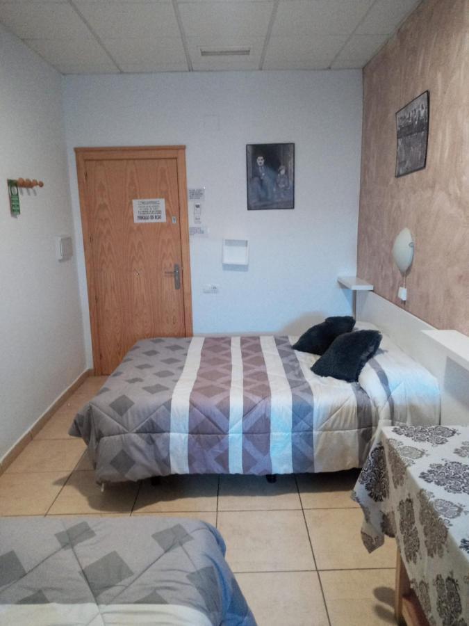 Hostal Via Del Caminante Madrigalejo Dış mekan fotoğraf