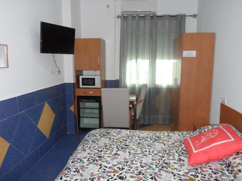 Hostal Via Del Caminante Madrigalejo Dış mekan fotoğraf