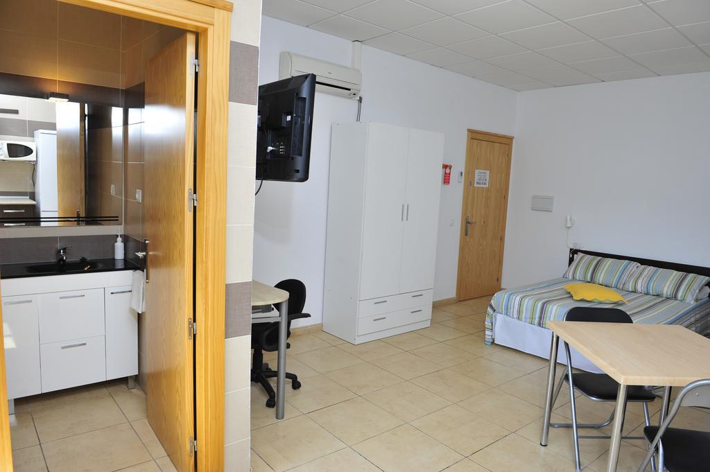 Hostal Via Del Caminante Madrigalejo Dış mekan fotoğraf