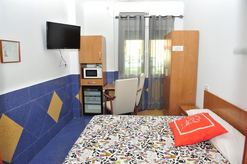 Hostal Via Del Caminante Madrigalejo Dış mekan fotoğraf