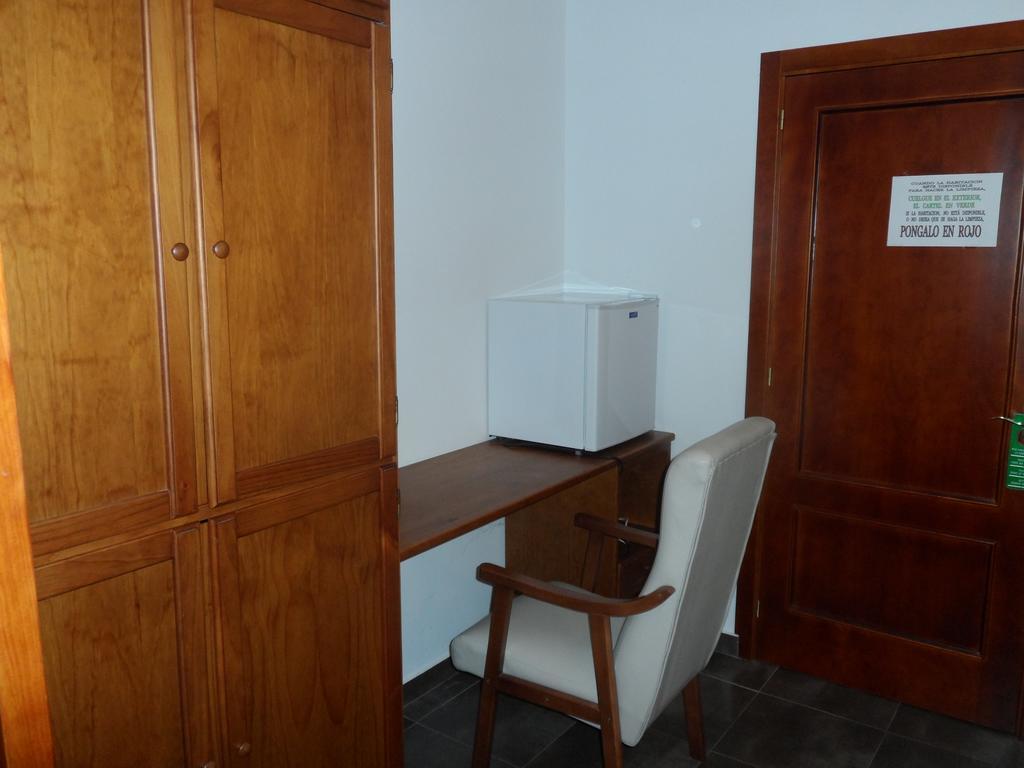 Hostal Via Del Caminante Madrigalejo Dış mekan fotoğraf