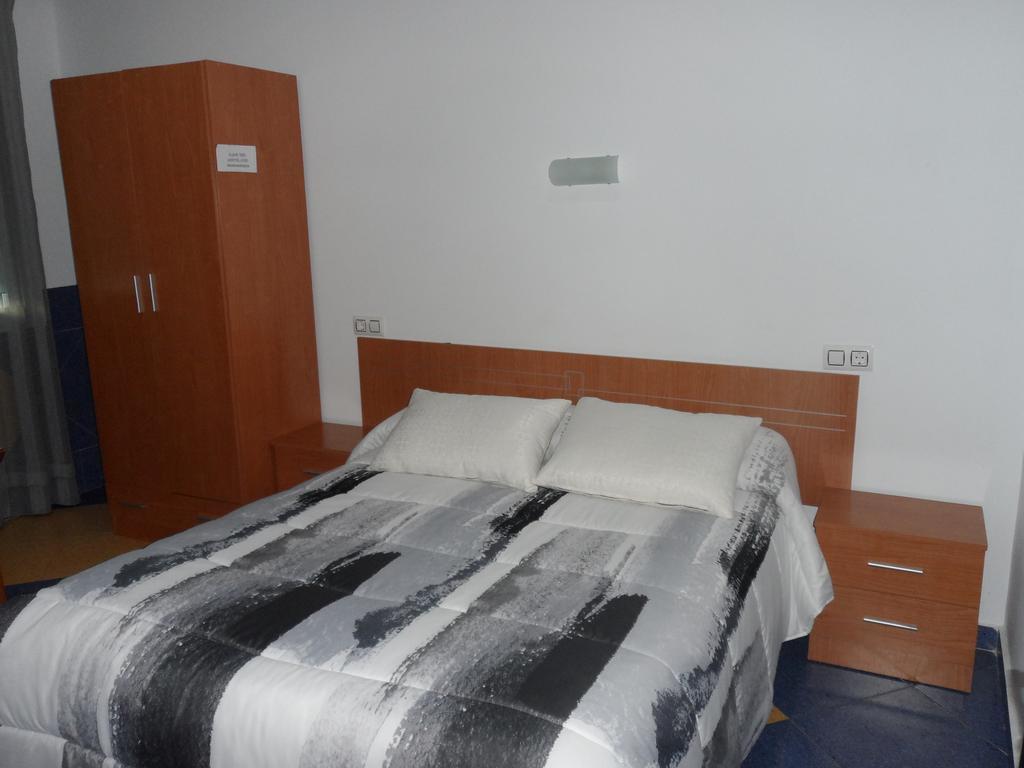 Hostal Via Del Caminante Madrigalejo Dış mekan fotoğraf