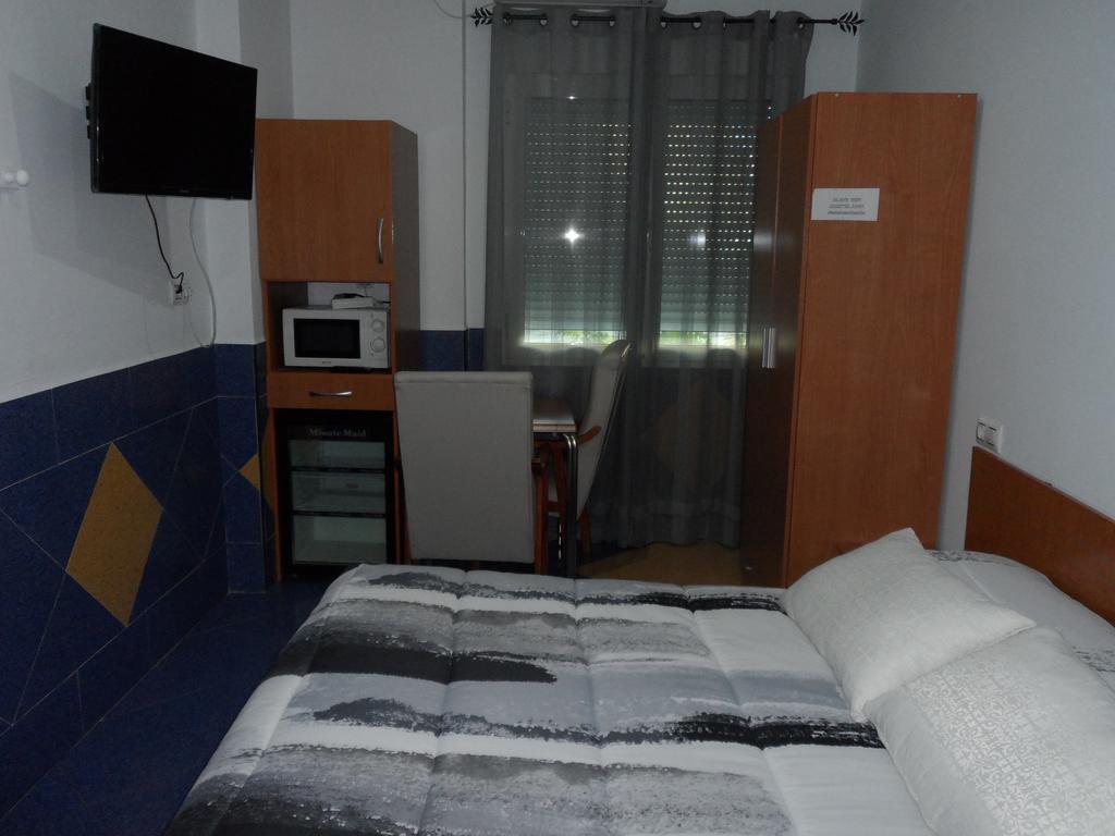 Hostal Via Del Caminante Madrigalejo Dış mekan fotoğraf