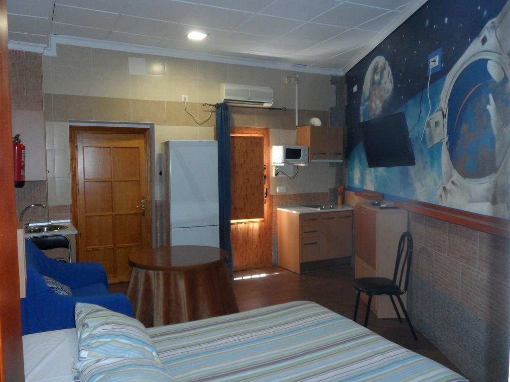 Hostal Via Del Caminante Madrigalejo Dış mekan fotoğraf
