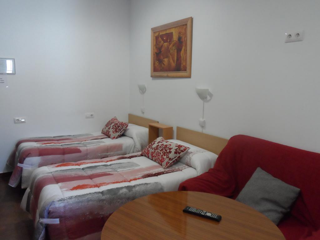 Hostal Via Del Caminante Madrigalejo Dış mekan fotoğraf