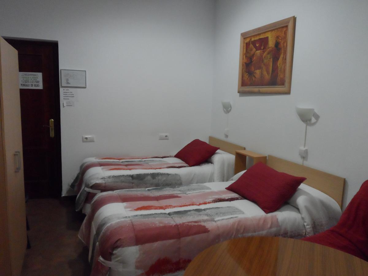 Hostal Via Del Caminante Madrigalejo Dış mekan fotoğraf